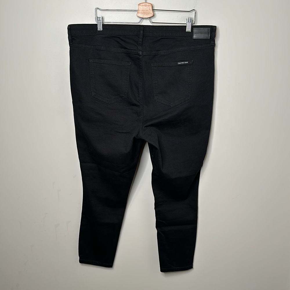 Calvin Klein Black High Rise Skinny Fit Comfort Stretch Jeans - Picture 10 of 13